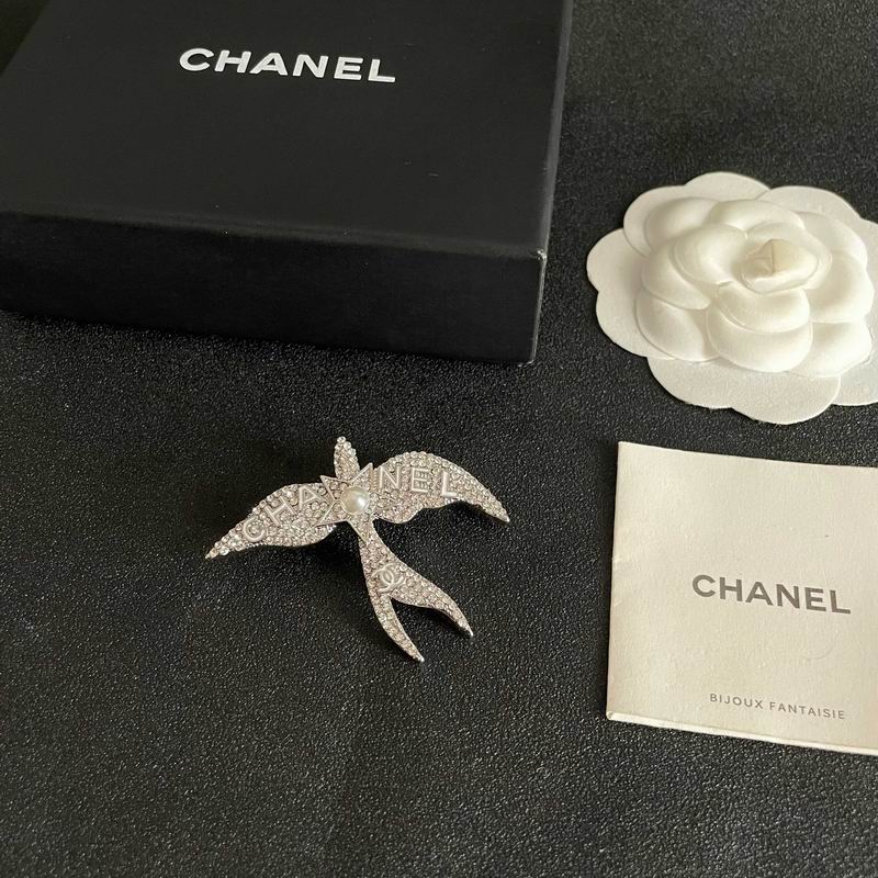 Chanel Brooch 07yxs27